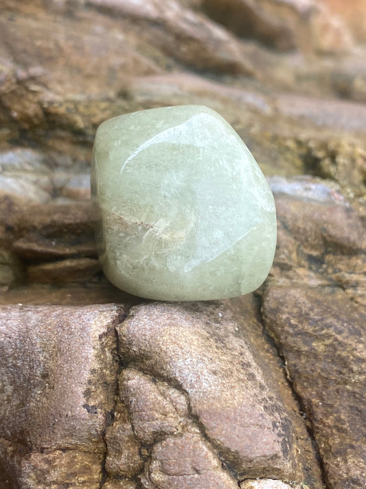 Aquamarine Gemstone for Healing Emotional Body & Communicating Truth