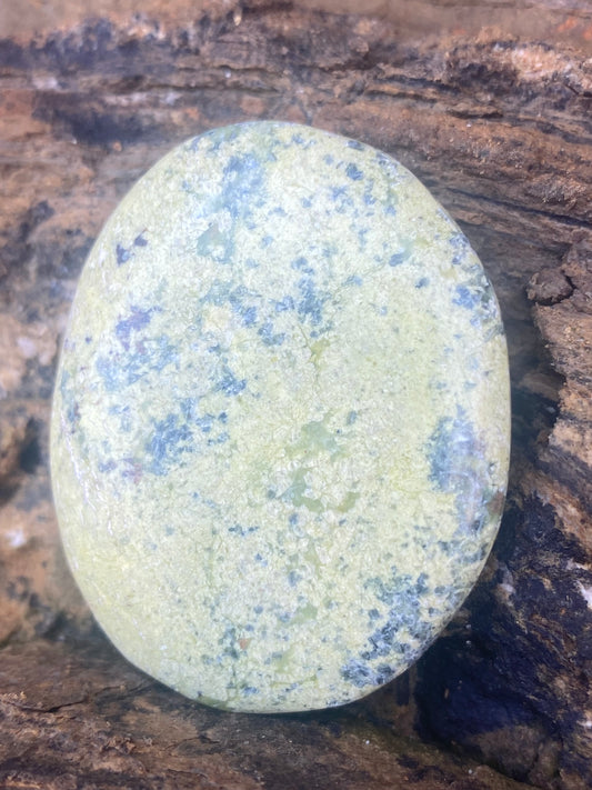 Peruvian Serpentine Palm Stone for Divine Feminine Healing