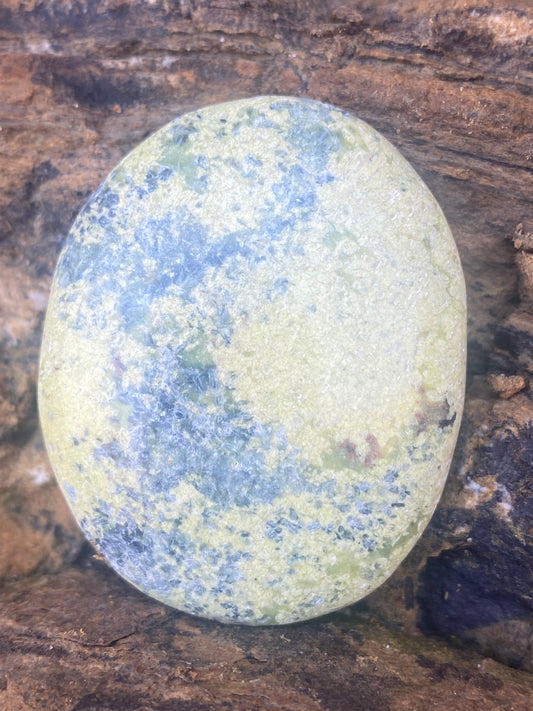 Peruvian Serpentine Palm Stone for Divine Feminine Healing